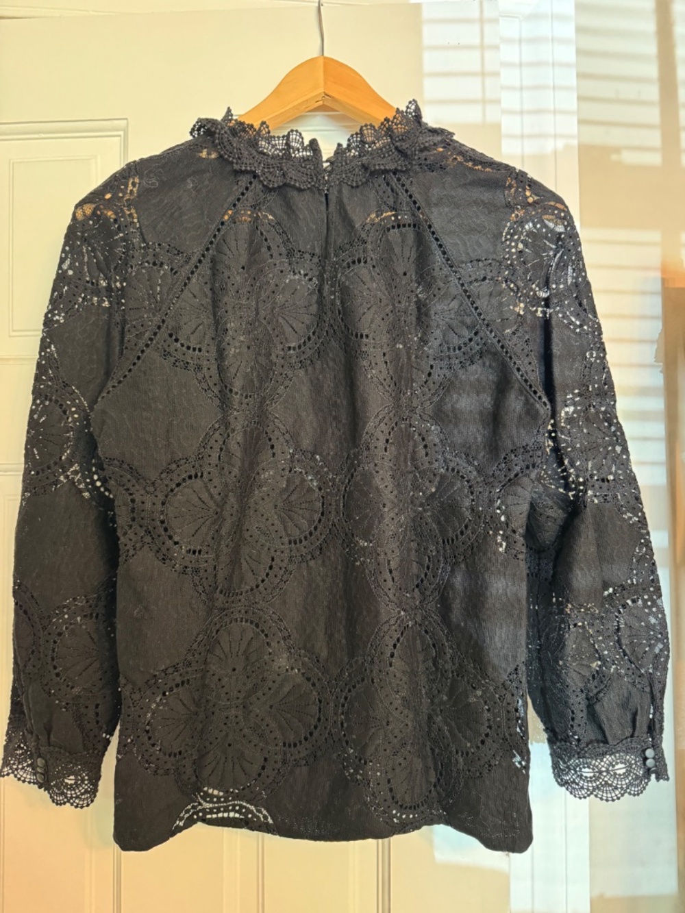 Sézane Bianca Top - Black Eyelet Lace Like New - Picture 3 of 7